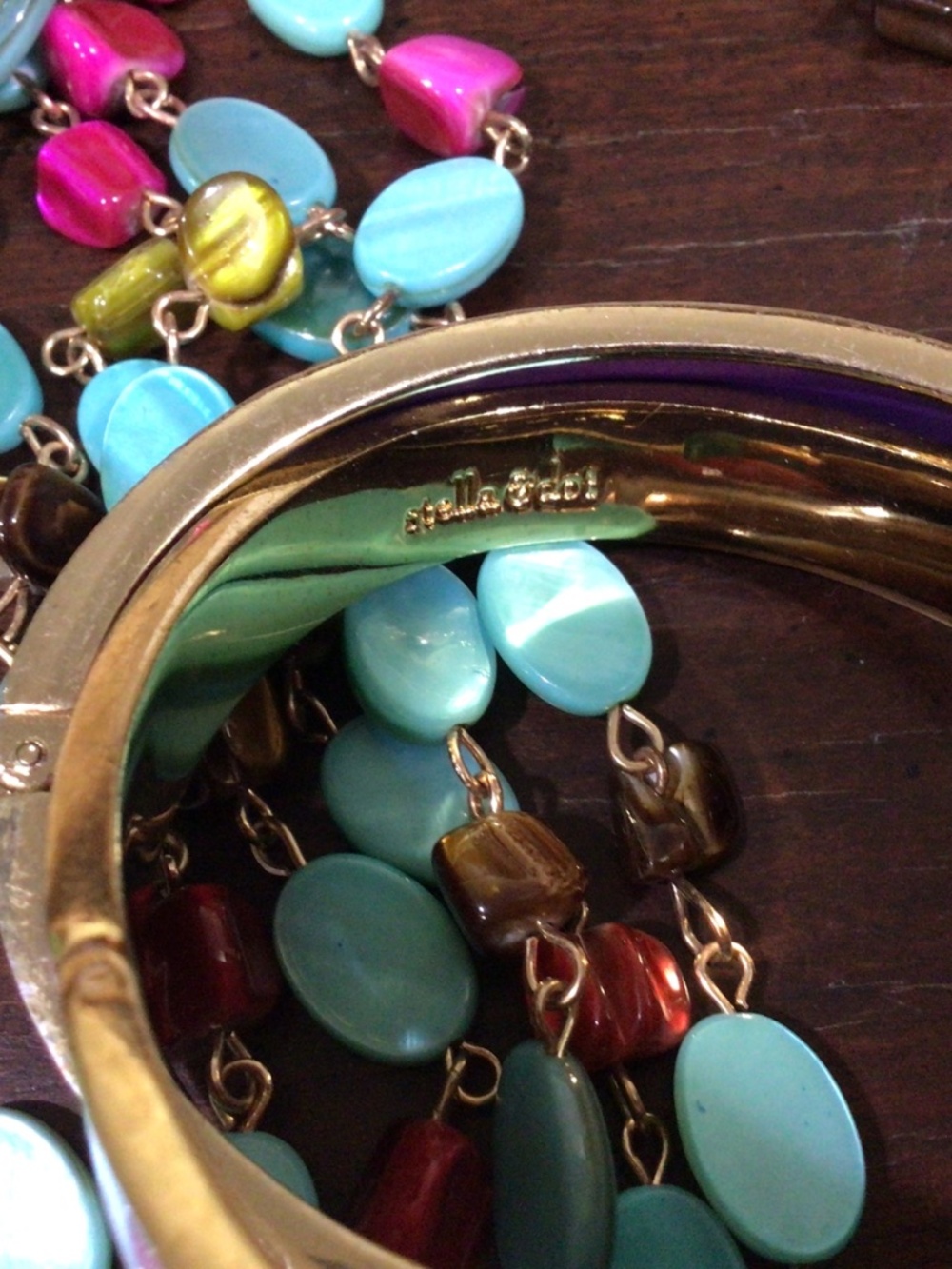 Tray of miscellaneous jewelry. Contains necklace, bracelets earrings, and ring. - Picture 8 of 12